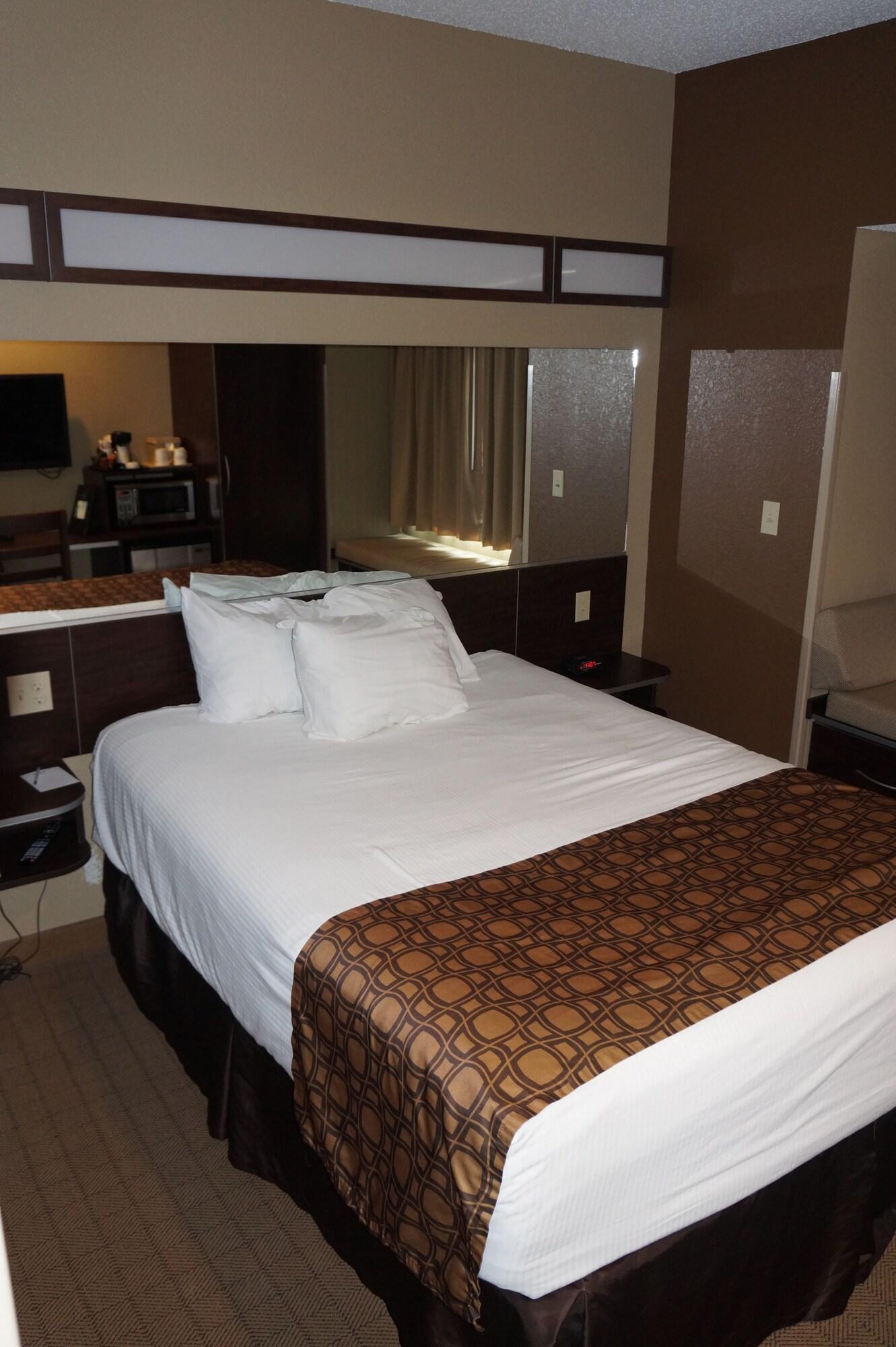 Microtel & By Wyndham 2*